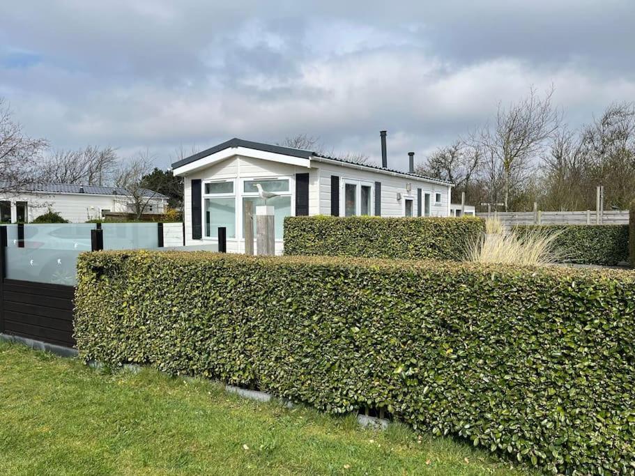 Chalet + Tiny House Nabij Strand Petten Exterior foto