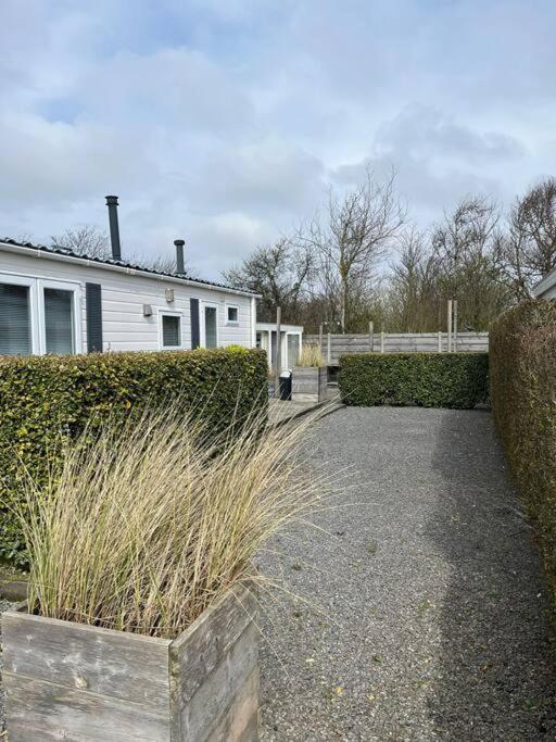 Chalet + Tiny House Nabij Strand Petten Exterior foto