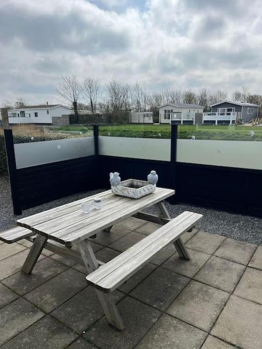 Chalet + Tiny House Nabij Strand Petten Exterior foto